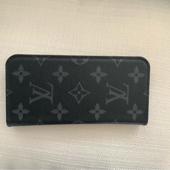 ✂️✂️Final Reduction ✂️❗️Louis Vuitton X/XS iPhone case. code BC4177 $450 - Picture 7 of 10